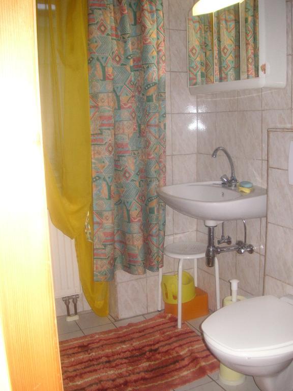 Weinbau-Gaestezimmer Martin Und Eva Maria Jamek Weissenkirchen in der Wachau Luaran gambar