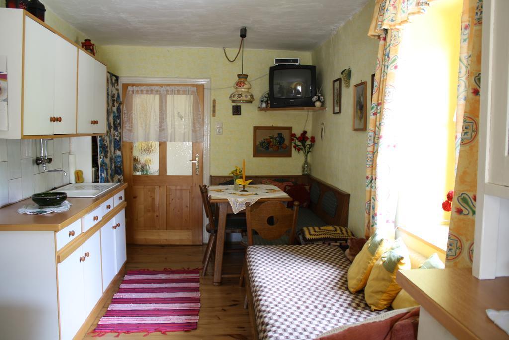 Weinbau-Gaestezimmer Martin Und Eva Maria Jamek Weissenkirchen in der Wachau Luaran gambar